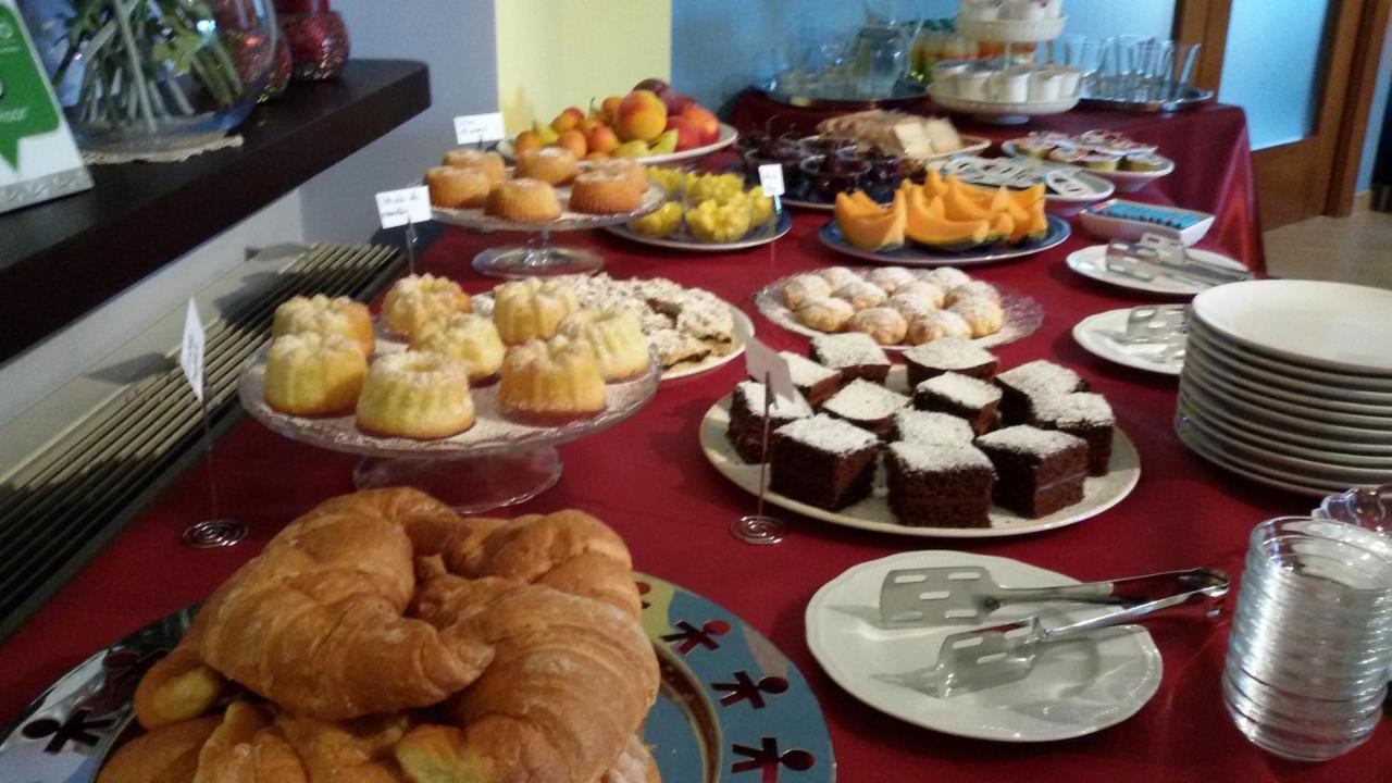 Il Giardino Delle Zagare Bed & Breakfast Fondi Bagian luar foto