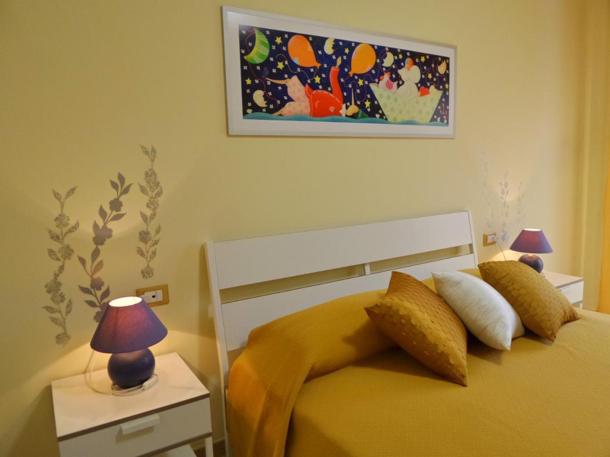 Il Giardino Delle Zagare Bed & Breakfast Fondi Bagian luar foto