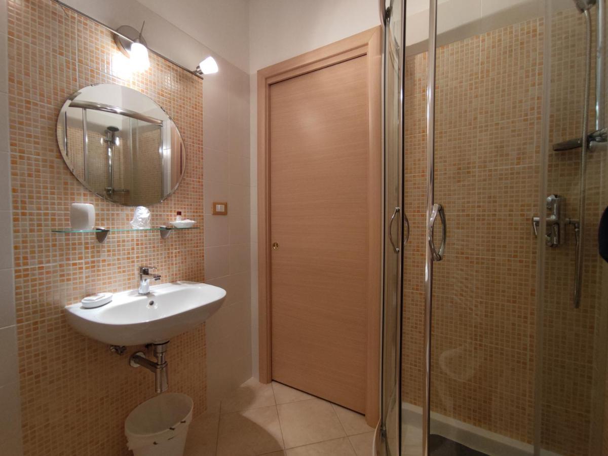 Il Giardino Delle Zagare Bed & Breakfast Fondi Bagian luar foto
