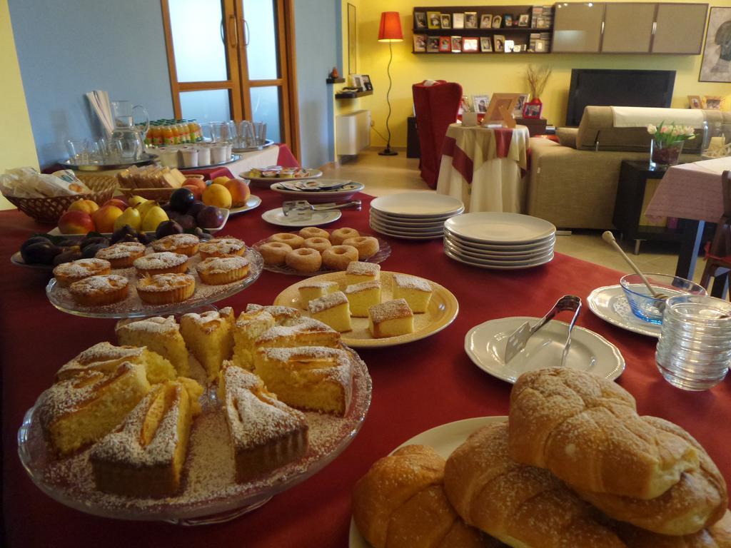 Il Giardino Delle Zagare Bed & Breakfast Fondi Bagian luar foto